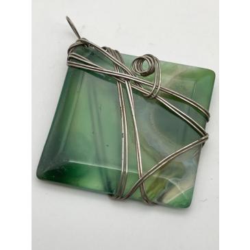 Ciondolo con Agata Verde quadrato e lavorazione artigianale in Argento