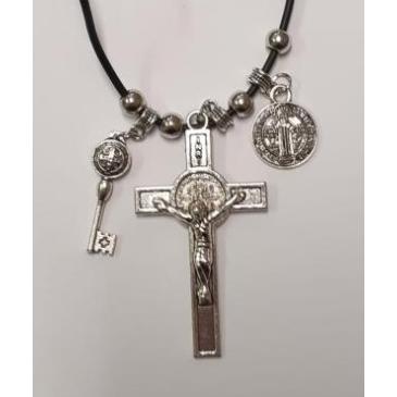 Ciondolo Amuleto Croce con medaglia e Chiave di San Benedetto