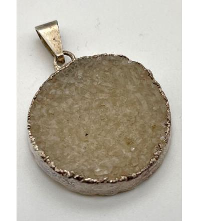 Ciondolo con Calcedonio cristallizzato con lavorazione in Argento galvanica